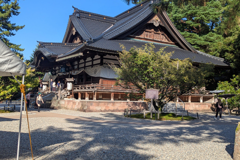 Kanazawa: Samurai, Castle & Geisha Private Bus Tour