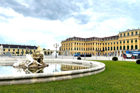 Vienna: UNESCO Schönbrunn Palace Guided Tour with Entry