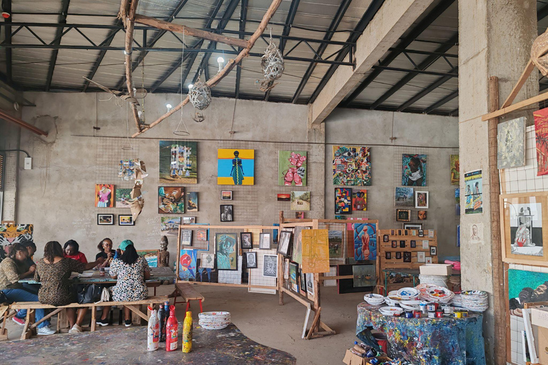Nairobi: Karen Village and Kobe Tough Cultural Tour
