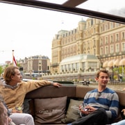 Ámsterdam: paseo en barco por los canales cubiertos con bebidas y aperitivos