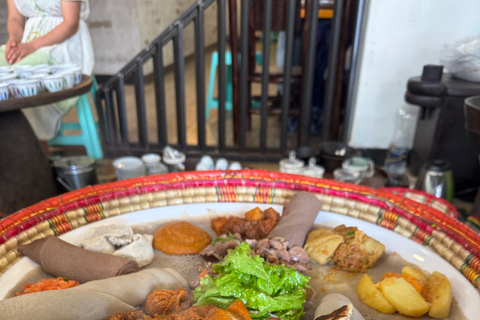 Addis Abeba: Töpferwaren, Markt und Kaffee-Tour mit MittagessenAddis Abeba: Töpfer-, Markt- und Kaffeetour mit Mittagessen