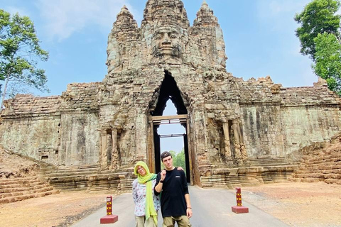 2-Day Phnom Penh to Siem Reap Tour with Angkor Wat Sunrise