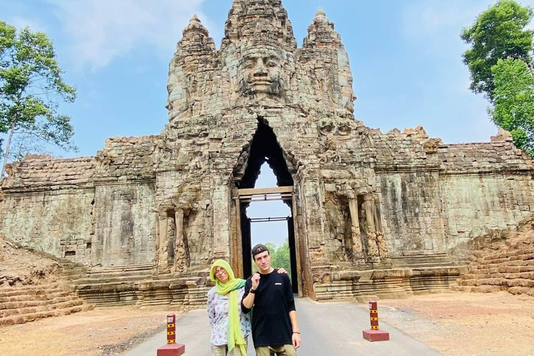 2-Day Phnom Penh to Siem Reap Tour with Angkor Wat Sunrise