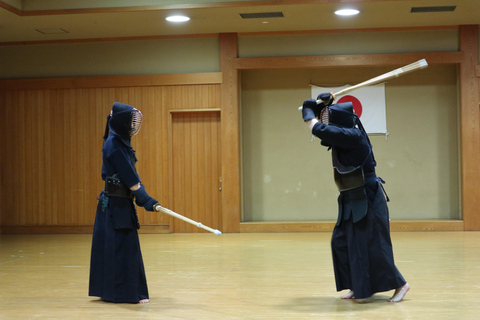 Tokio: Doświadczenie samuraja | Lekcja kendo i darmowe zdjęciaTokio: Naucz się Kendo i zostań samurajem! + Darmowe zdjęcia