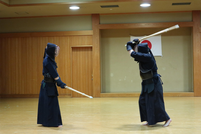 Tokio: Doświadczenie samuraja | Lekcja kendo i darmowe zdjęciaTokio: Naucz się Kendo i zostań samurajem! + Darmowe zdjęcia