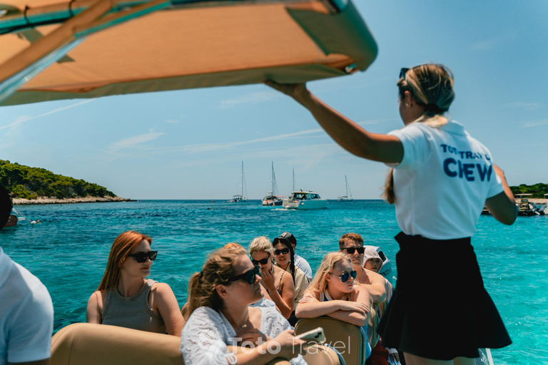 Split: Excursión a la Cueva Azul, Hvar y las 5 Islas con ticket de entradaTour en grupo desde Split