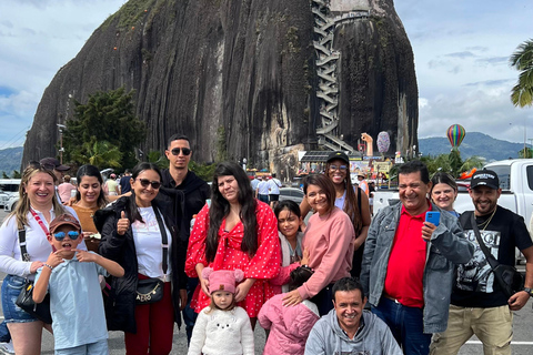 Medellín: Guatapé & El Peñol with Hotel Pick Up
