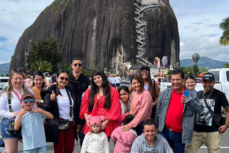 Medellín: Guatapé & El Peñol with Hotel Pick Up