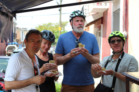 Recorrido gastronómico en bicicleta eléctrica por Oaxaca.