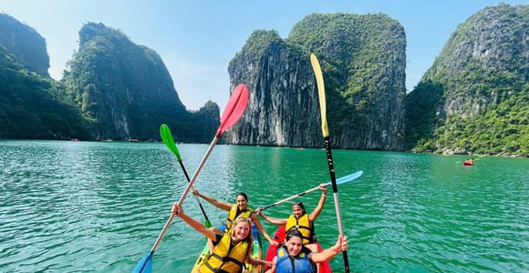 Hanoi: Ha Long Bay Day Cruise with Lunch, Cave & Kayaking