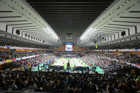 Jogo de basquetebol do Levanga Hokkaido na Arena Hokkai KitayellIngresso geral