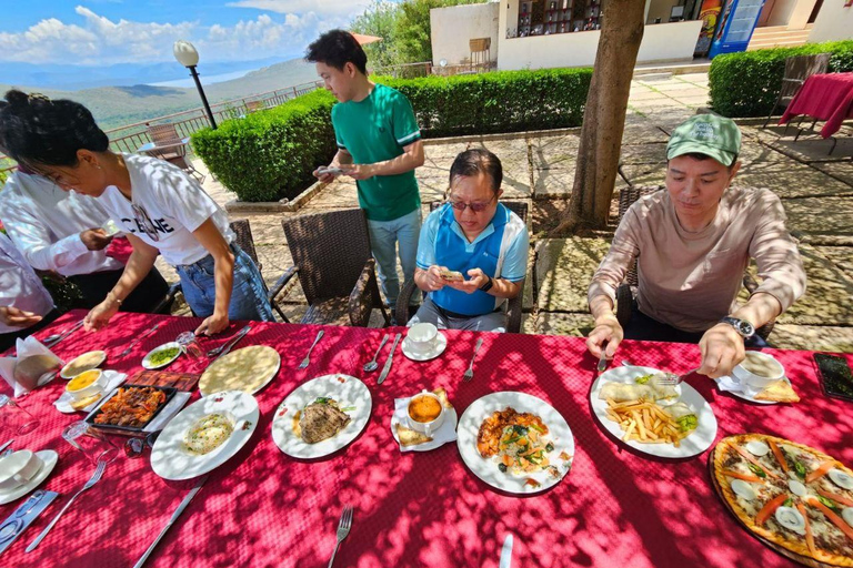 Całodniowa wycieczka nad jezioro kraterowe Wonch z AddisJednodniowa wycieczka do jeziora kraterowego wonch z Addis Abe