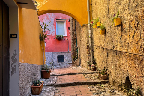 Genoa: Medieval Music Walking Tour with E-Book