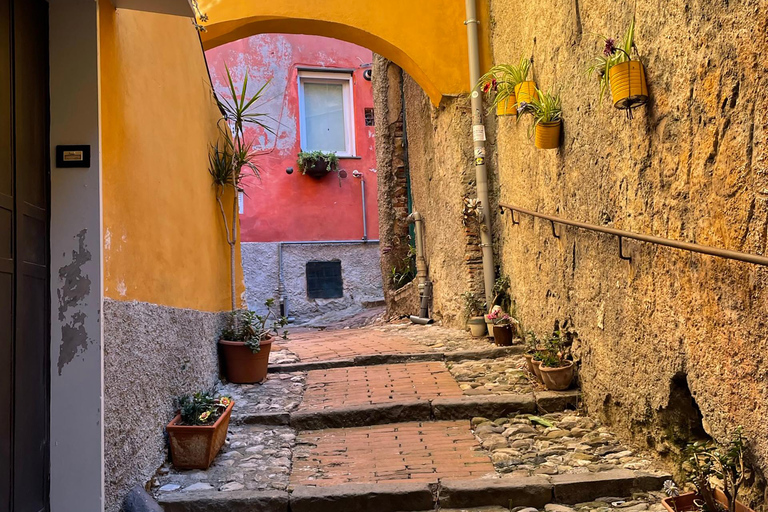 Genoa: Medieval Music Walking Tour with E-Book