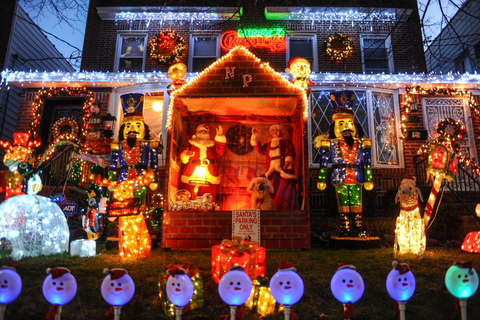 NYC: Dyker Heights Kerstlichtjestour met warme chocolademelk