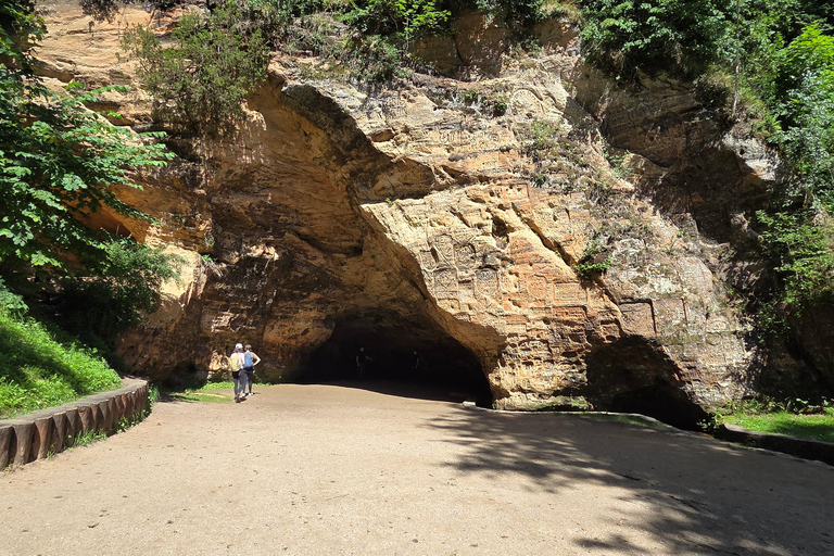 From Riga: Turaida & Sigulda Day Trip with Guide
