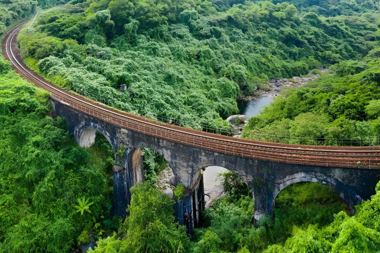 Da Nang: Descubrimiento de Hue en un día con limusina privada de lujo