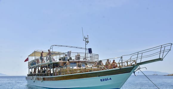 Bodrum: Orak Island Boat Trip with Lunch and Swimming Stops