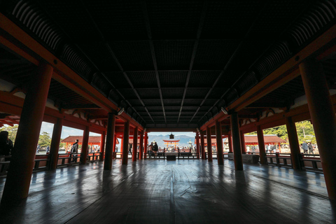 Hiroshima & Miyajima Full day Tour with Pro Photographer