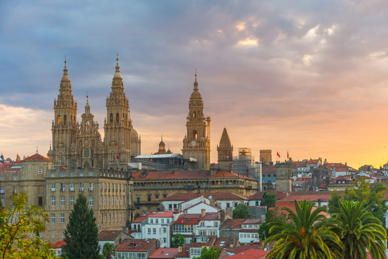 Porto: Santiago de Compostela Tour & Exclusive E-Book