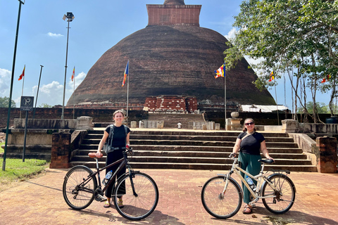 Anuradhapura: Heritage Mountain bike Tour