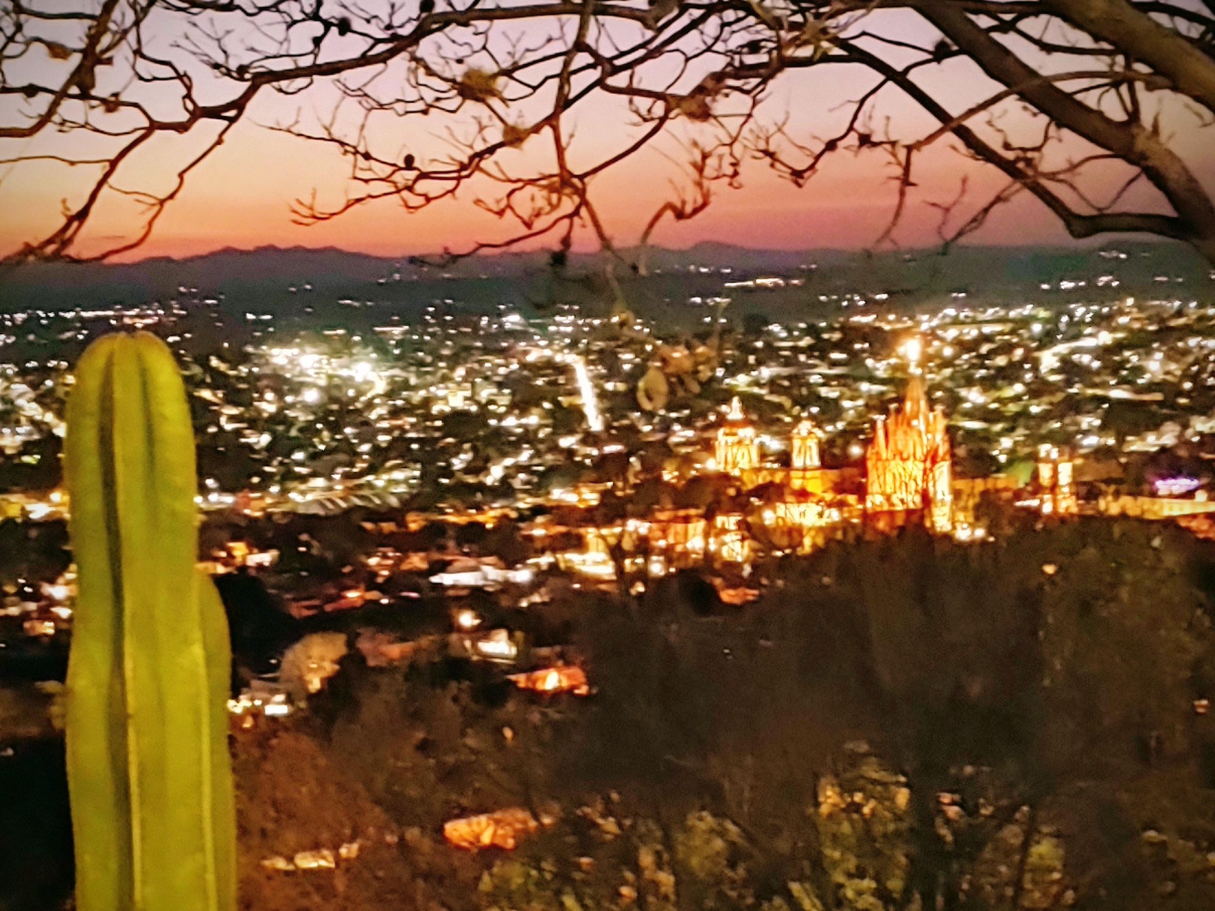 RUNDGANG ZUM SONNENUNTERGANG IN SAN MIGUEL