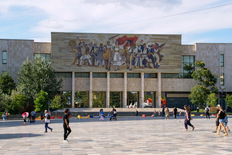 &quot;Tirana: En morgonresa med frukost / lunchalternativ&quot;Tirana: Guidad stadsvandring