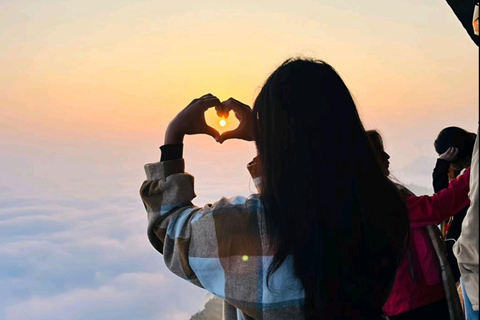 Pokhara: Manungkot Sunrise Tour with Hotel Pickup & Guide