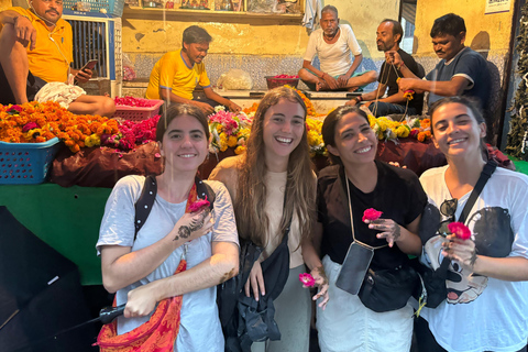 Agra: Street Food and Walk Tour with Spice Market by Tuk-Tuk Agra: Tour Guide with Tuk-Tuk