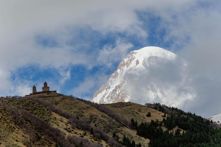 From Tbilisi: Kazbegi Day Trip with Gergeti Trinity Church Only Transportation and Tour Guide