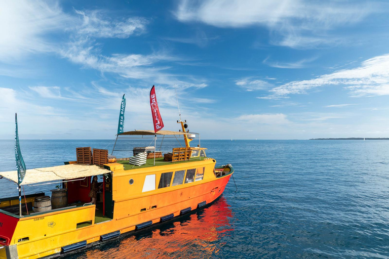 Cannes: Your Private Floating Club – Celebrate on Board