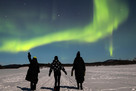 Saariselkä,Kakslauttanen: Aurora Hunting & Photography Tour. Private Aurora Hunting & Photography Tour By Minivan