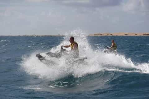 Miete E-Scooter + Option Miete Jetski vorne Maspalomas Dünen