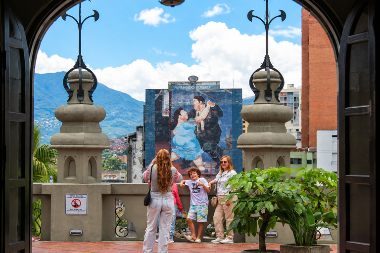 Downtown Medellín: Botero, Art, Markets & Local Snacks