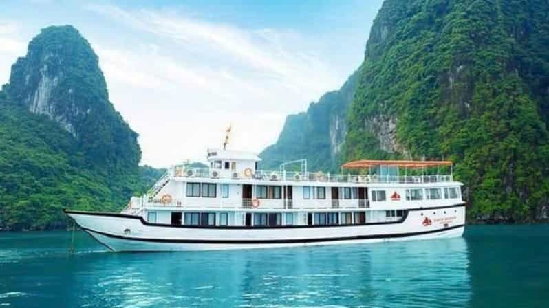 乘坐越南帆船巡游2天探索白土龙湾