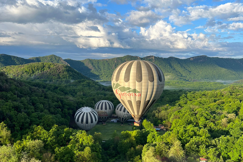 Ballonvaart in la Garrotxa met transfer vanuit Barcelona