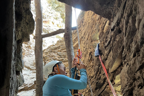 Bakú: excursión de escalada al castillo de hadas de Zagatala con acampadaBakú: Excursión al castillo encantado de Zagatala con acampada