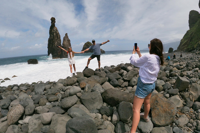 Excursión Privada a las Piscinas Naturales y Cascadas de Porto Moniz