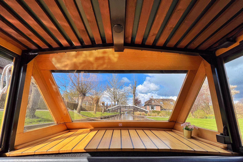 Amsterdam: Giethoorn, Afsluitdijk and Zaanse Schans Day Trip Shared Tour