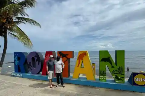 Roatan: Private customized island tour