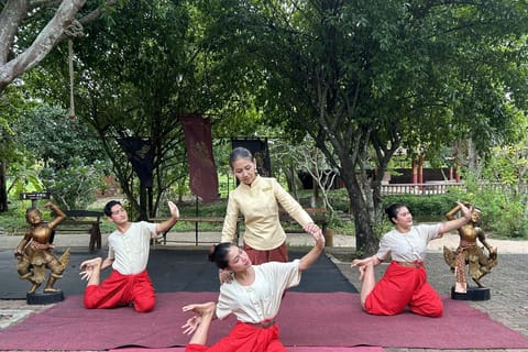 Pattaya: Learn to Dance Like a Thai (Thai Dance Class) - Image 2