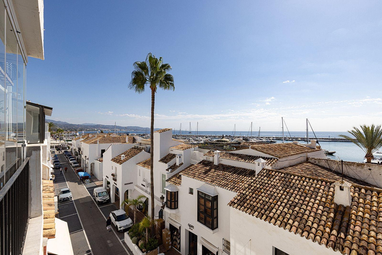From Málaga: Gibraltar and Marbella (Puerto Banús) Day Trip