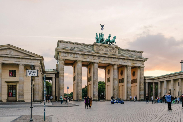 Best of Berlin: Private Walking Tour with a Local Private City Tour - 1Hr