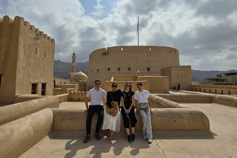 From Muscat: Nizwa Fort, Al Hamra & Jebel Shams Day Trip