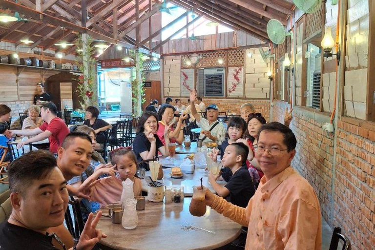 Penang: Ipoh Day Trip with Food Tasting and Boat Ride