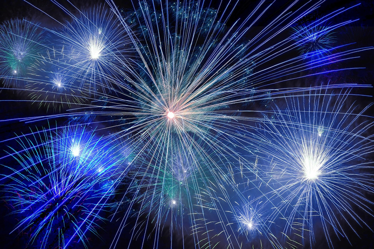 Sliema: Fernandes Fireworks Festival Cruise w/ Dinner+Drinks Without Transportation
