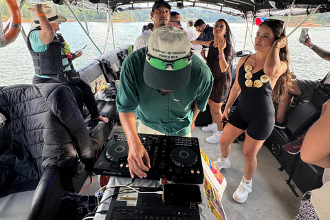 Guatapé Boat Party - Full-Day Tour