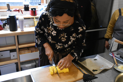 Kanazawa: Cook & Eat with Local Grandma in a Japanese Home