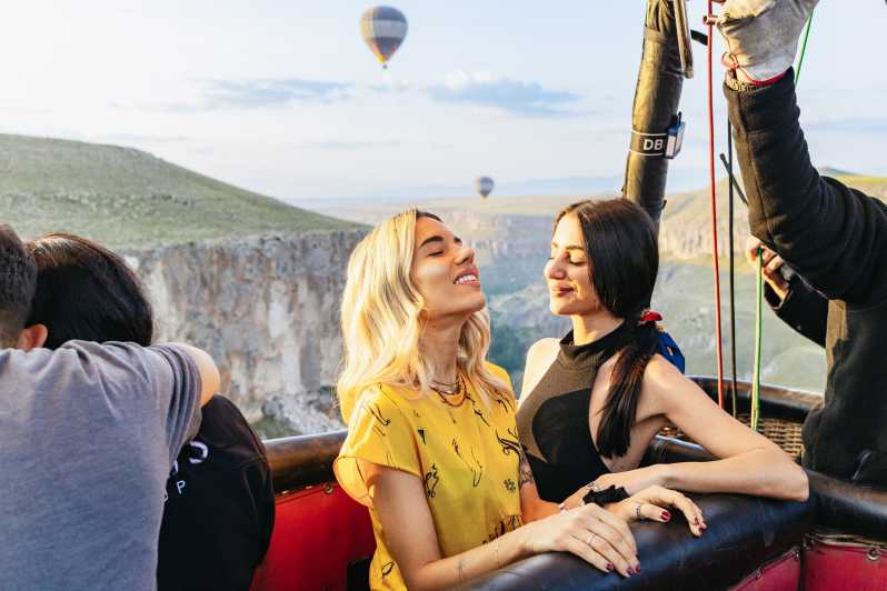 From Istanbul: 3-Day Cappadocia Tour with Balloon Ride