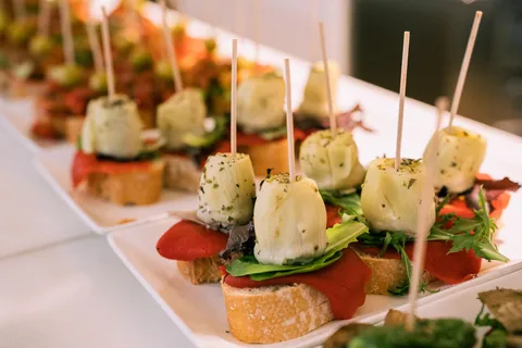 San Sebastian Food Tour with Pintxos & Drinks with a Local